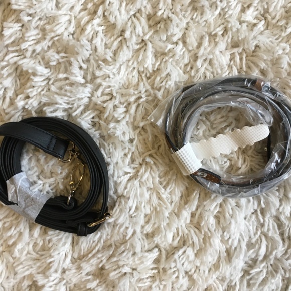 GUESS PURSE - Picture 4 of 4